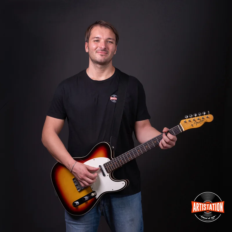 Mattia Lucatini, insegnante di chitarra moderna ad Artistation Faenza