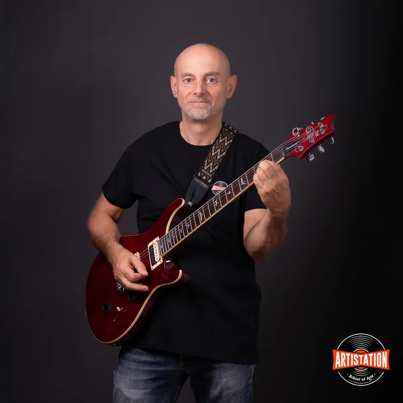 Riccardo Morelli, insegnante di chitarra moderna ad Artistation Faenza