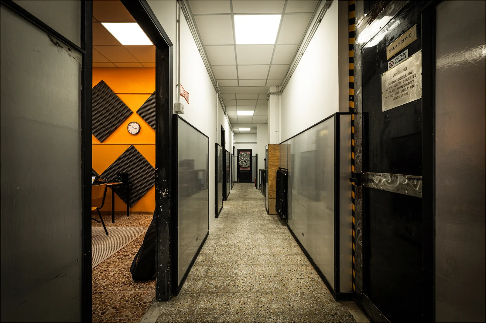 Corridoio che porta alle aule della sede Artistation di Marradi